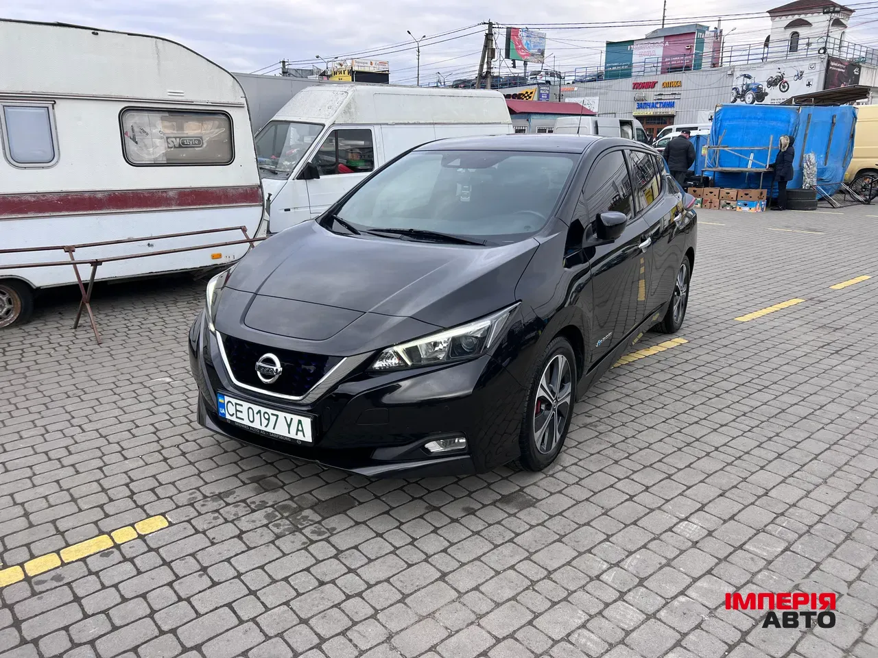 Nissan Leaf - фото 1