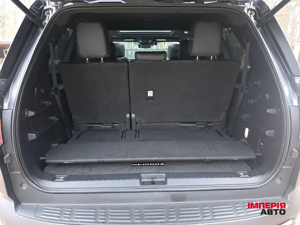 Toyota Sequoia - фото 10