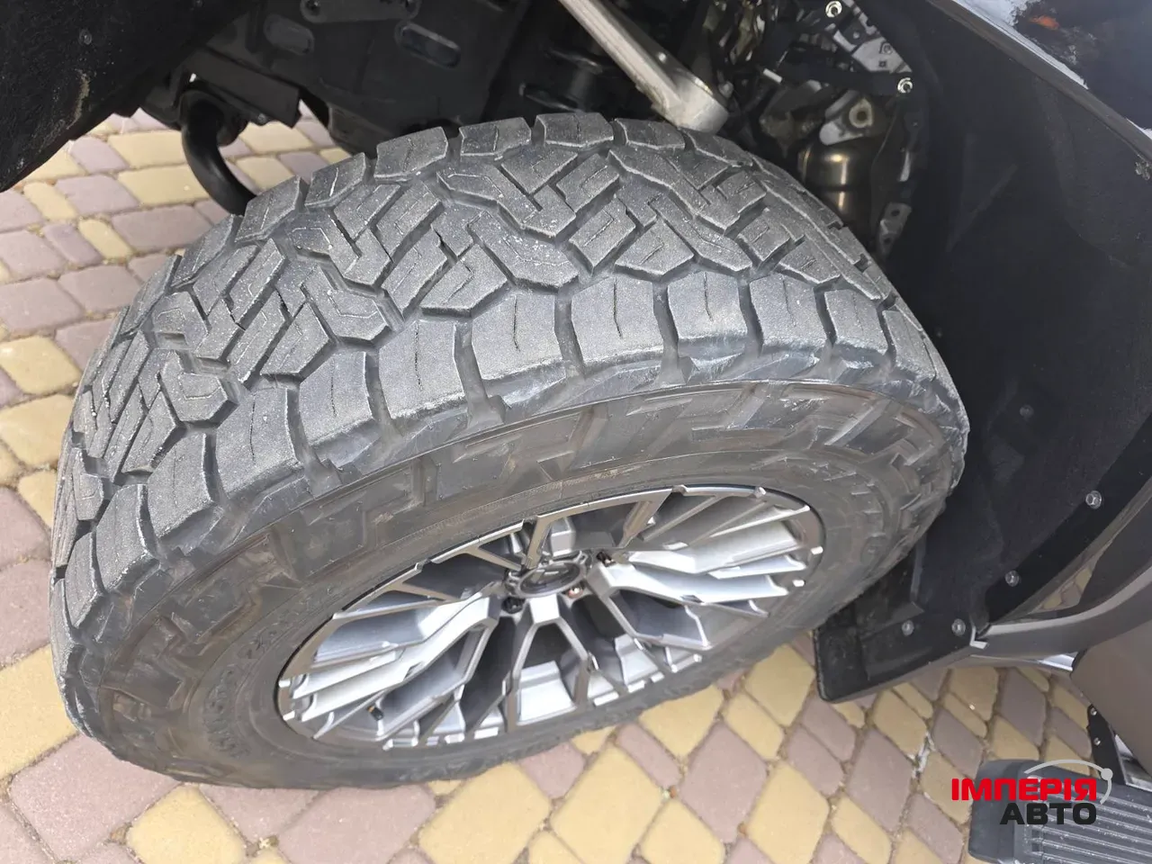 Toyota Sequoia - фото 11