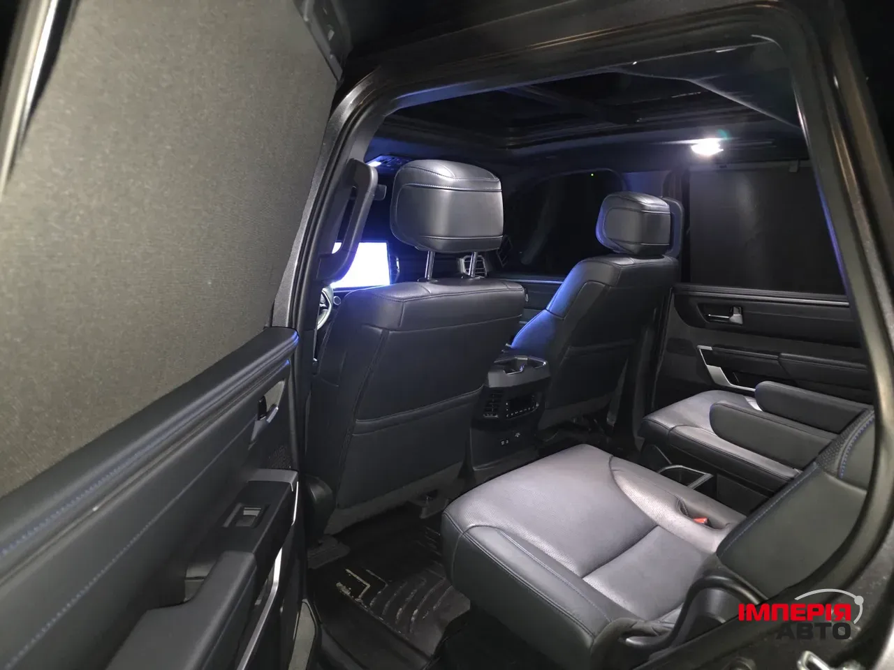 Toyota Sequoia - фото 20