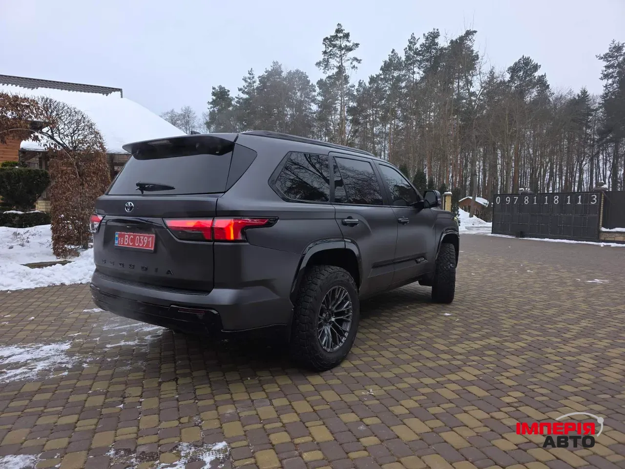 Toyota Sequoia - фото 3