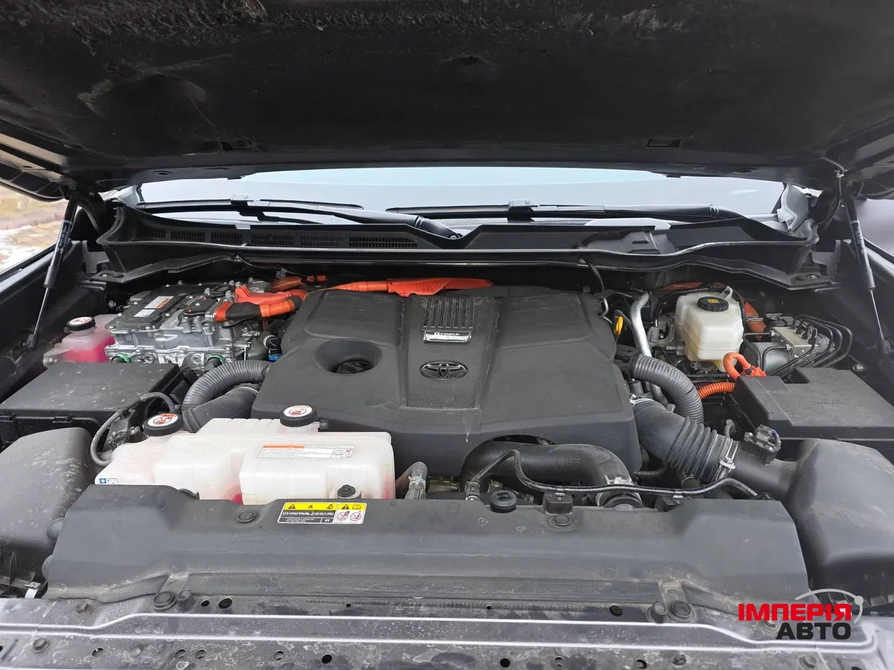 Toyota Sequoia - фото 14