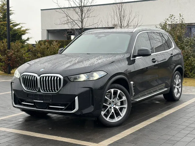 BMW X5 - фото 1