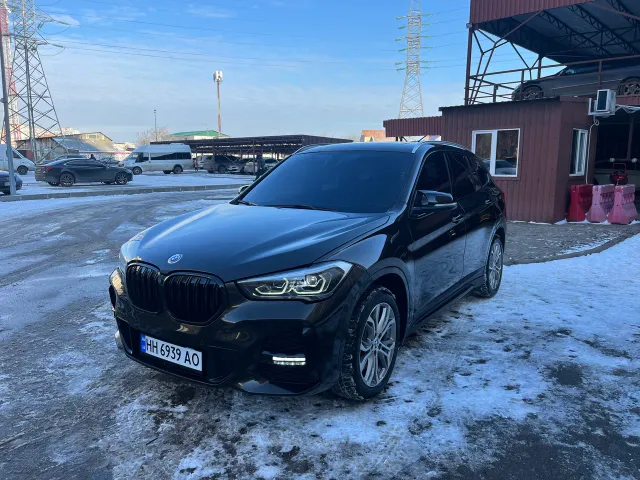 BMW X1 - фото 1