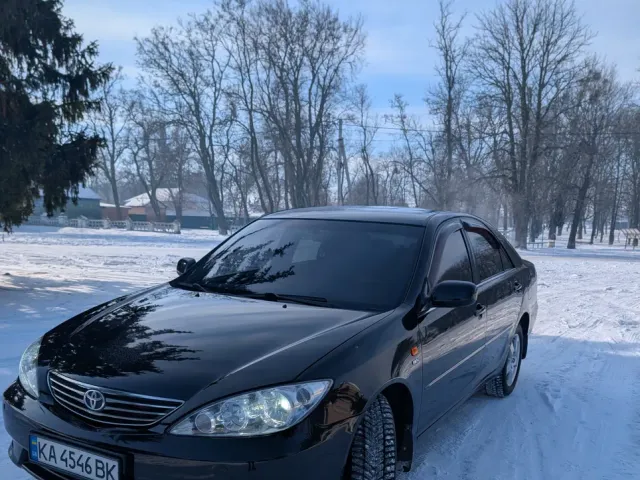 Toyota Camry - фото 3