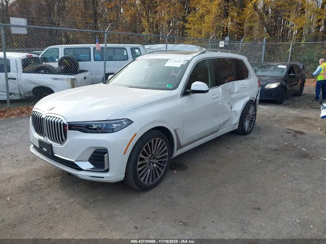 BMW X7 - фото 3