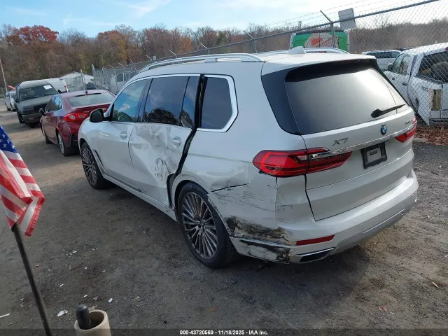 BMW X7 - фото 4