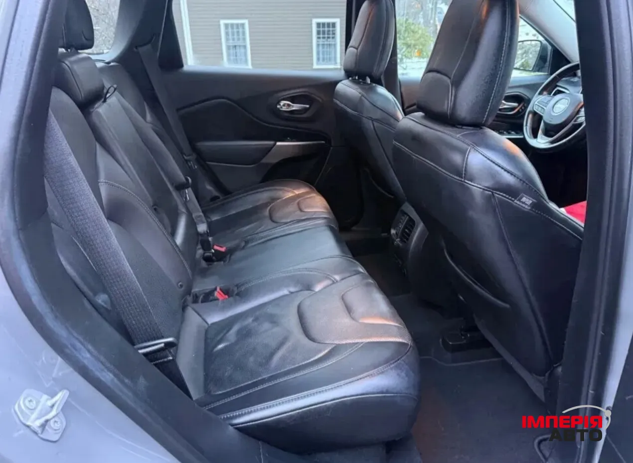 Jeep Cherokee - фото 3