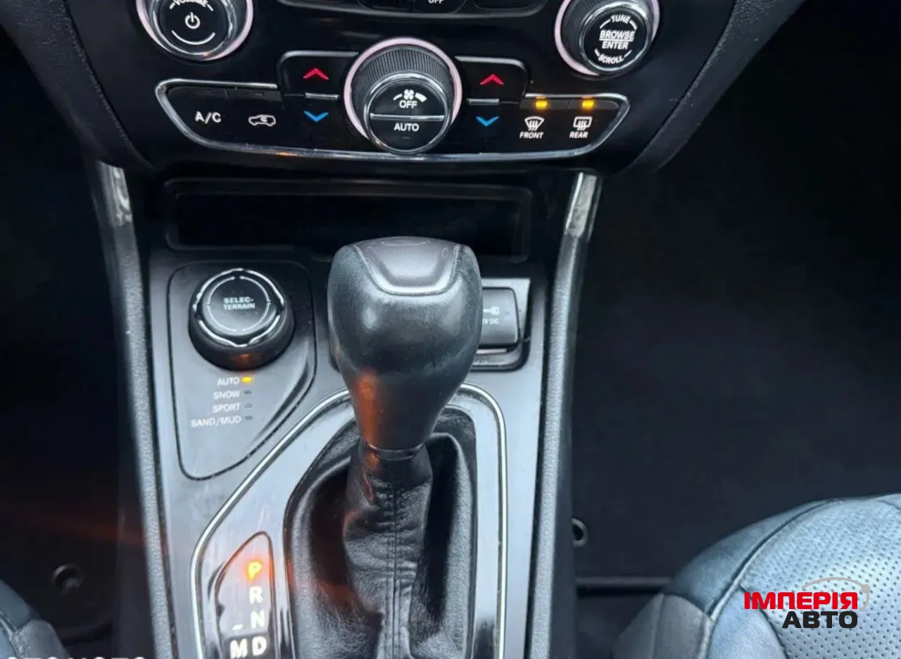 Jeep Cherokee - фото 17