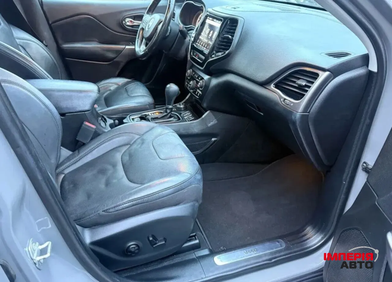 Jeep Cherokee - фото 11