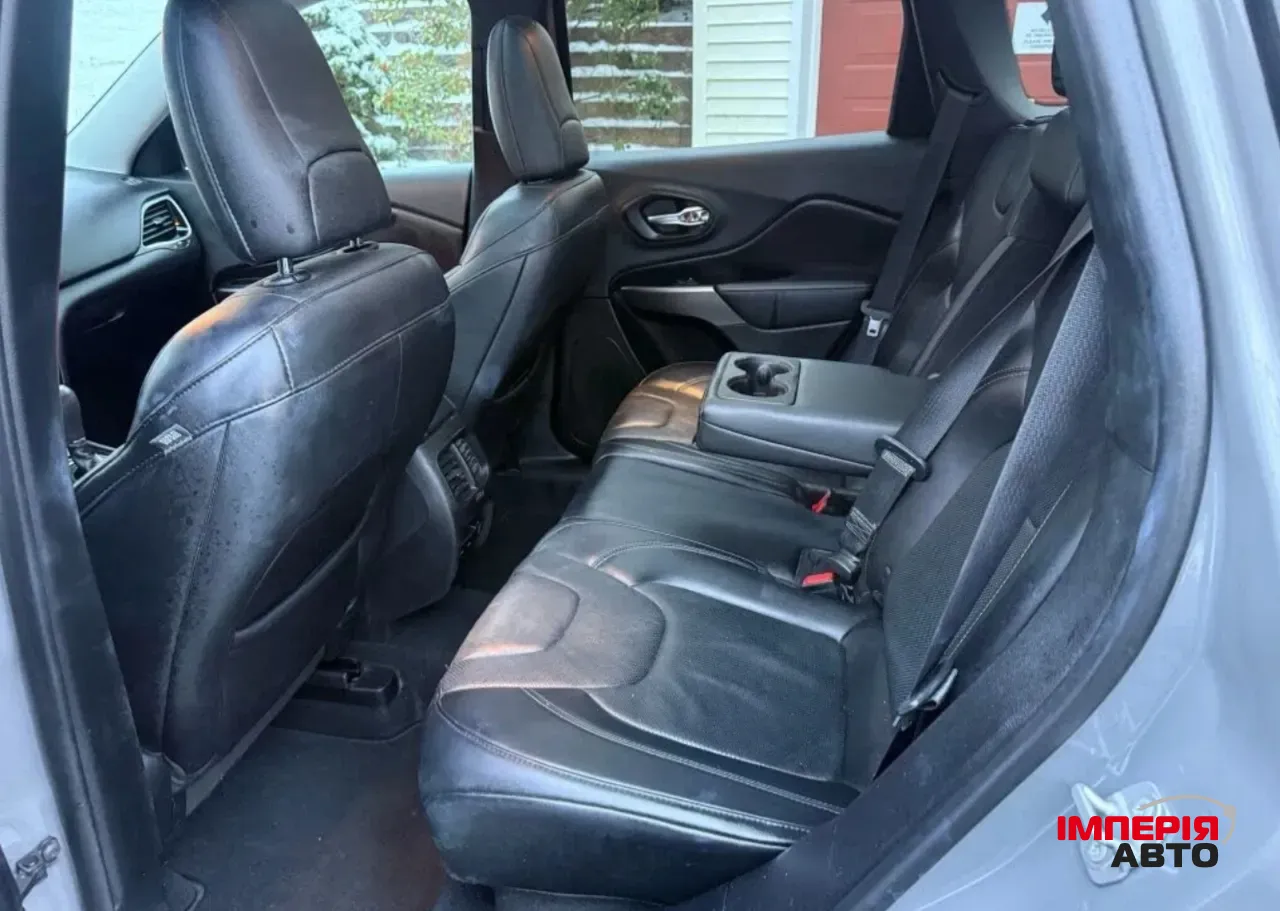 Jeep Cherokee - фото 9