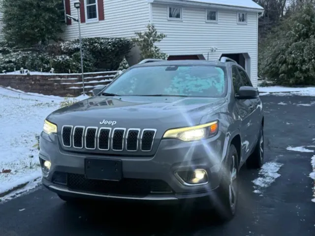 Jeep Cherokee - фото 1