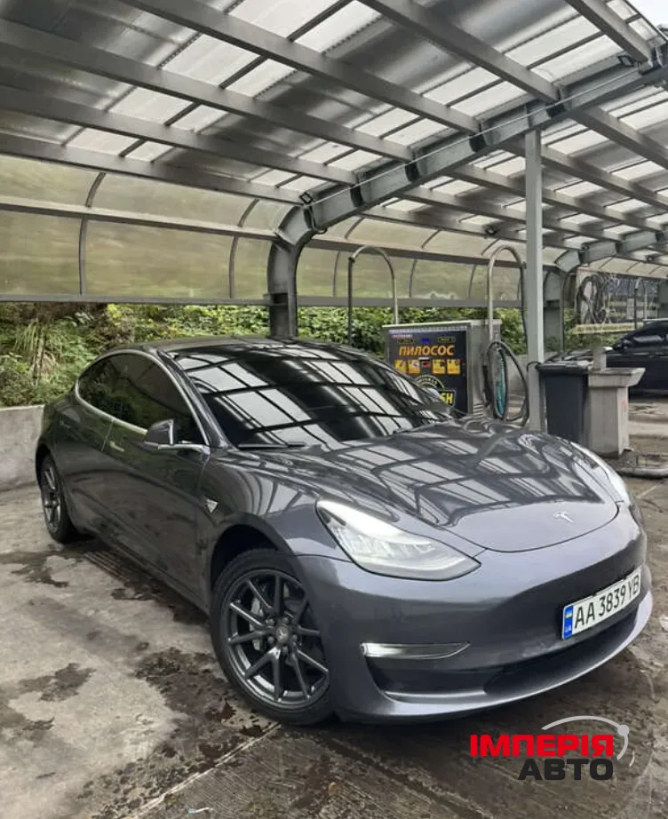 Tesla Model 3 - фото 2