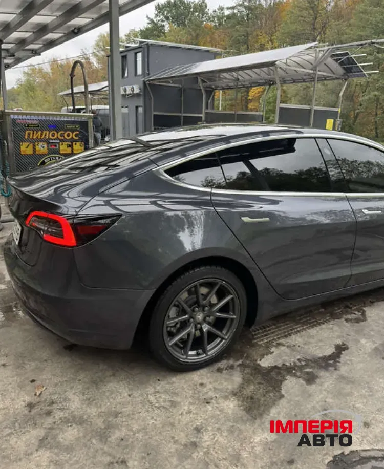 Tesla Model 3 - фото 5