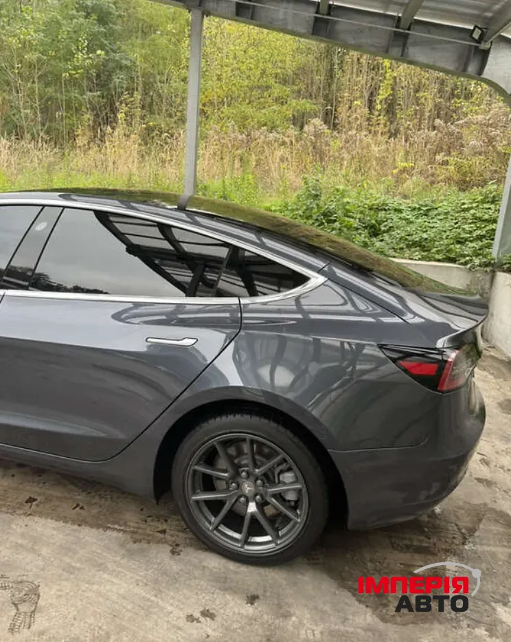 Tesla Model 3 - фото 7