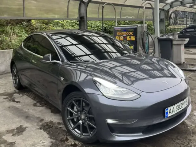 Tesla Model 3 - фото 2