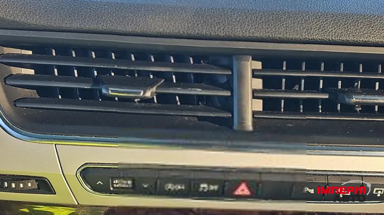 Audi Q7 - фото 12