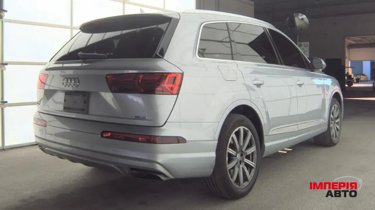 Audi Q7 - фото 5