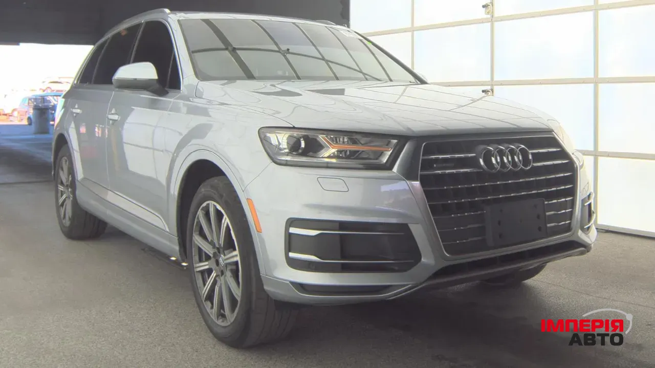 Audi Q7 - фото 1