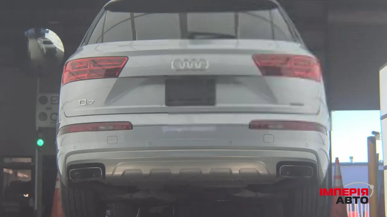 Audi Q7 - фото 7