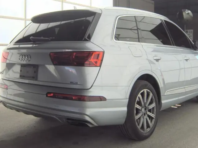 Audi Q7 - фото 5