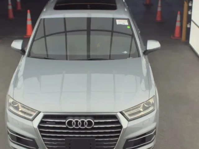 Audi Q7 - фото 2