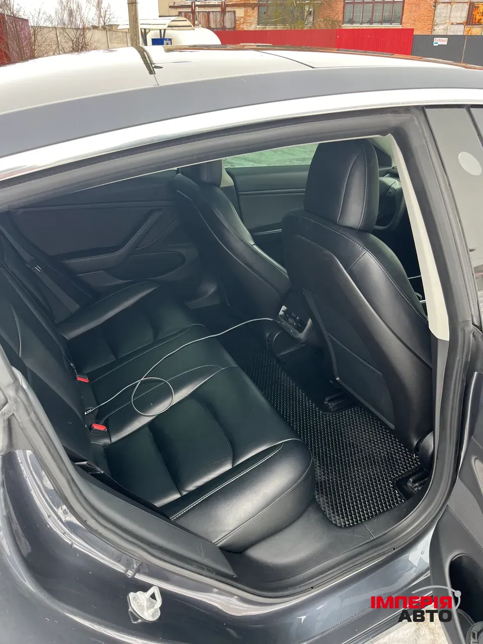 Tesla Model 3 - фото 11