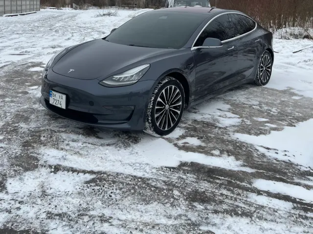 Tesla Model 3 - фото 1