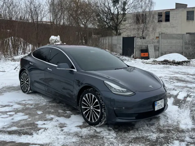 Tesla Model 3 - фото 3