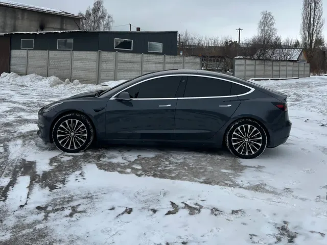 Tesla Model 3 - фото 5