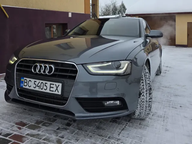 Audi A4 - фото 5