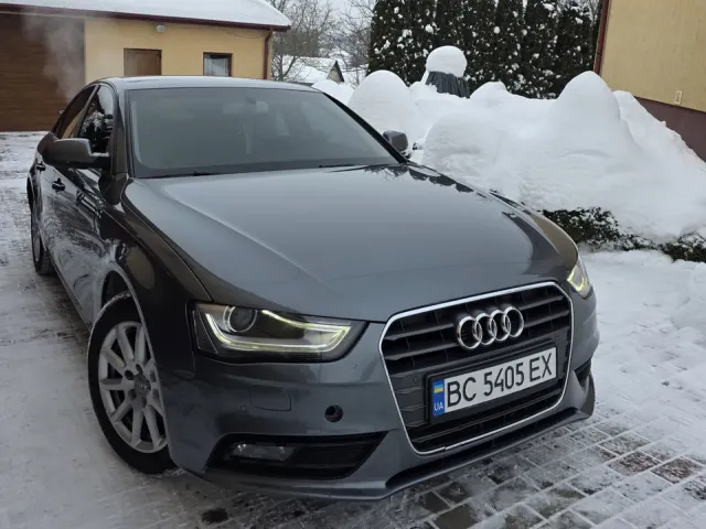 Audi A4 - фото 1