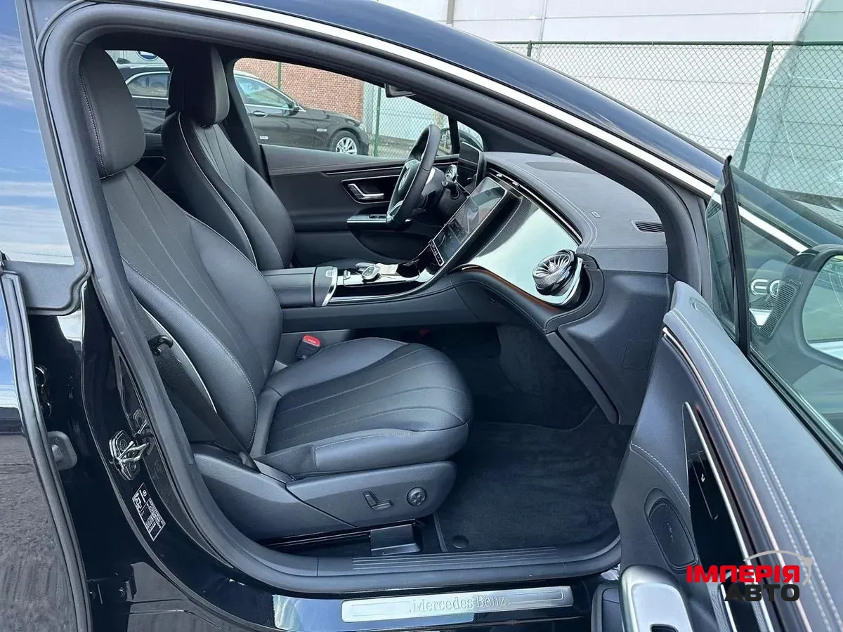 Mercedes-Benz EQE - фото 8