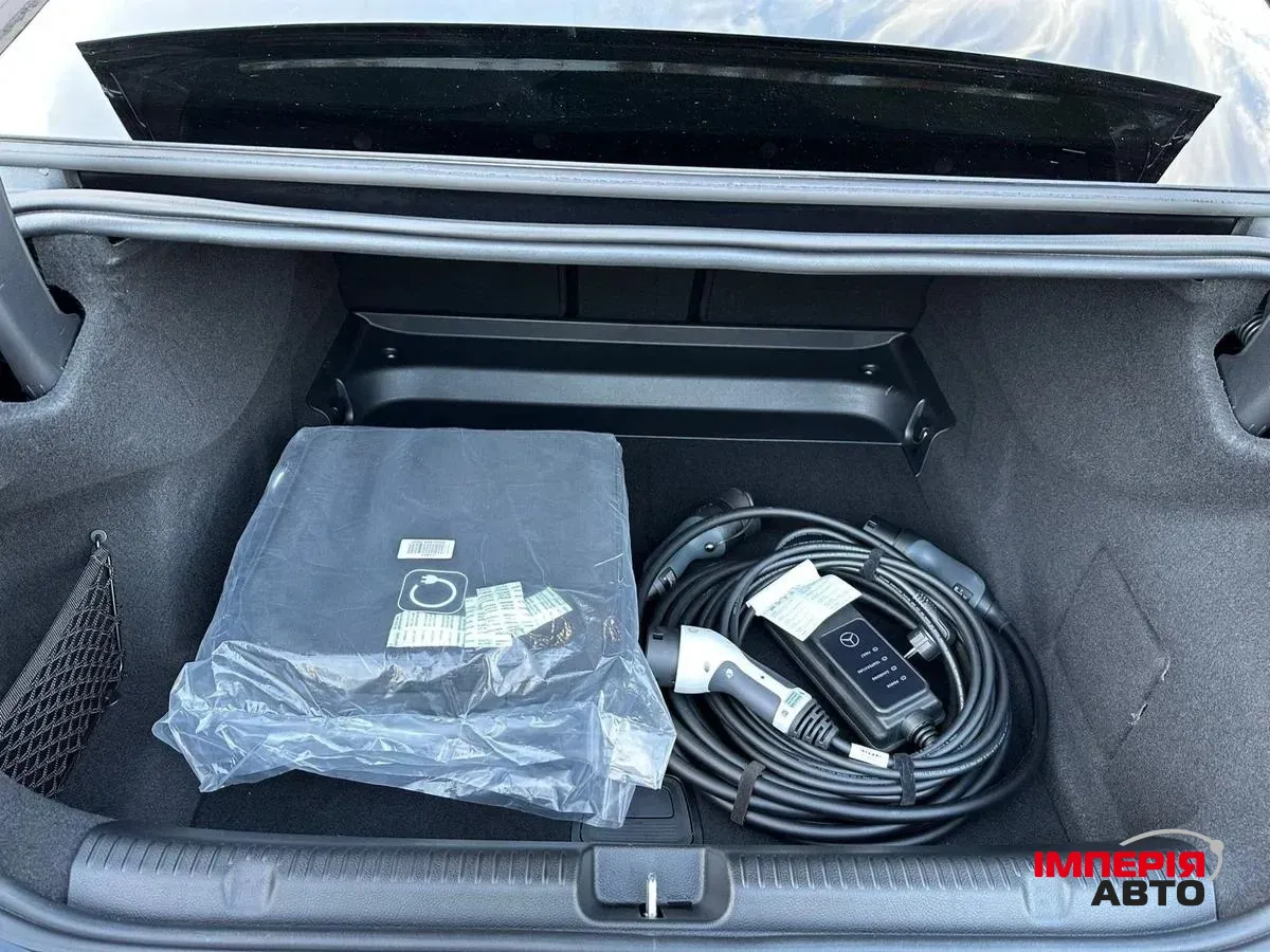 Mercedes-Benz EQE - фото 10