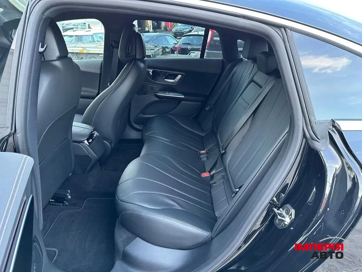 Mercedes-Benz EQE - фото 9