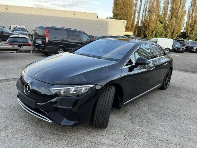 Mercedes-Benz EQE - фото 2