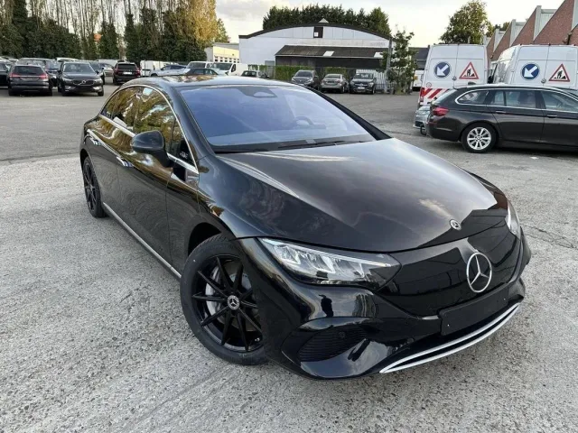 Mercedes-Benz EQE - фото 1