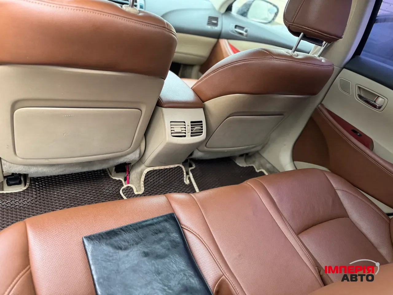 Lexus ES - фото 12