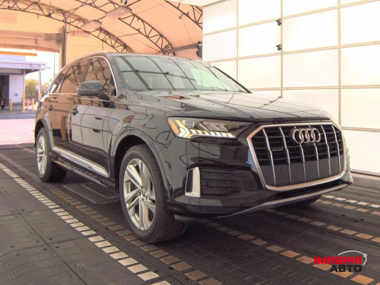 Audi Q7 - фото 1