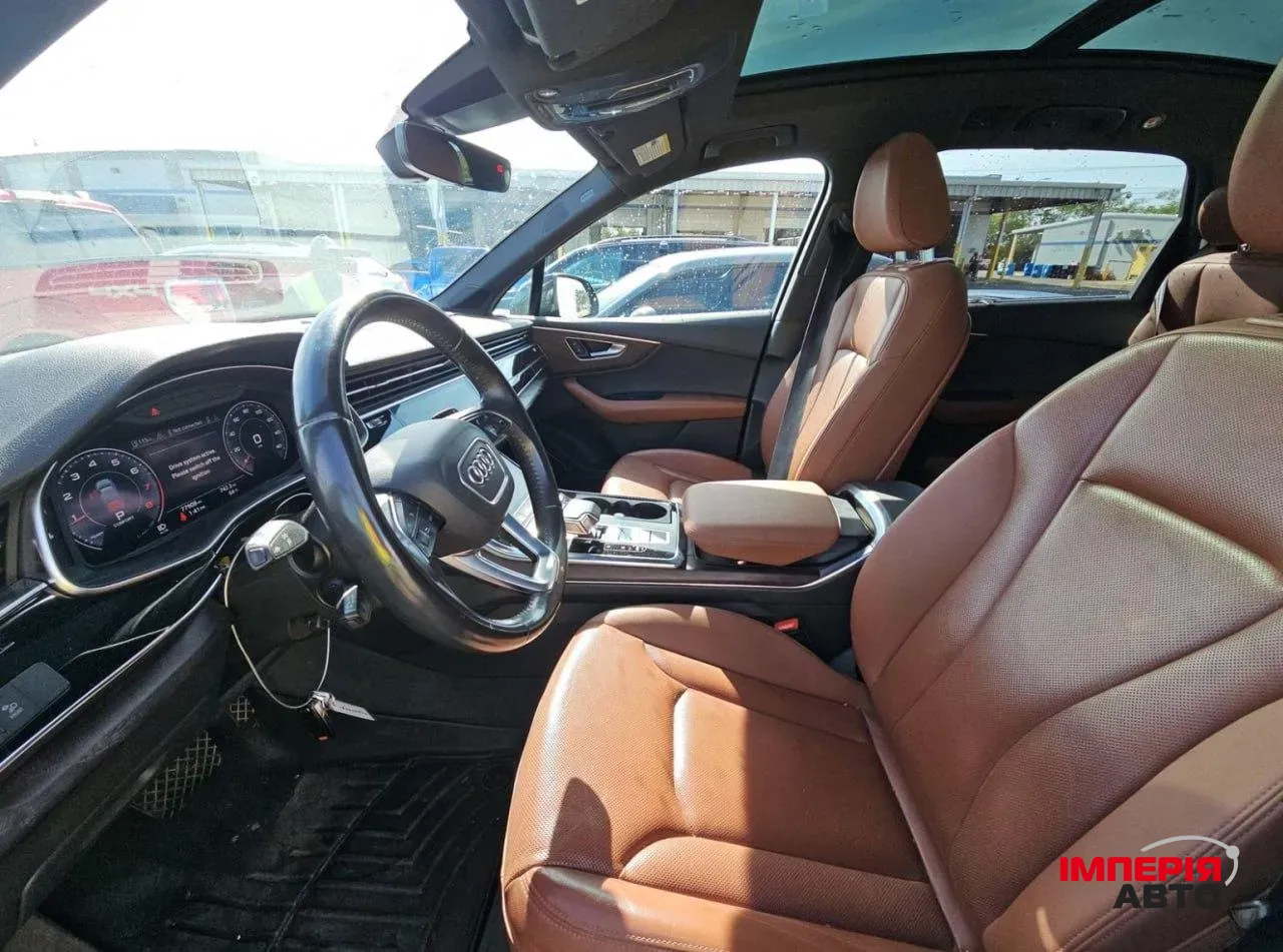 Audi Q7 - фото 7