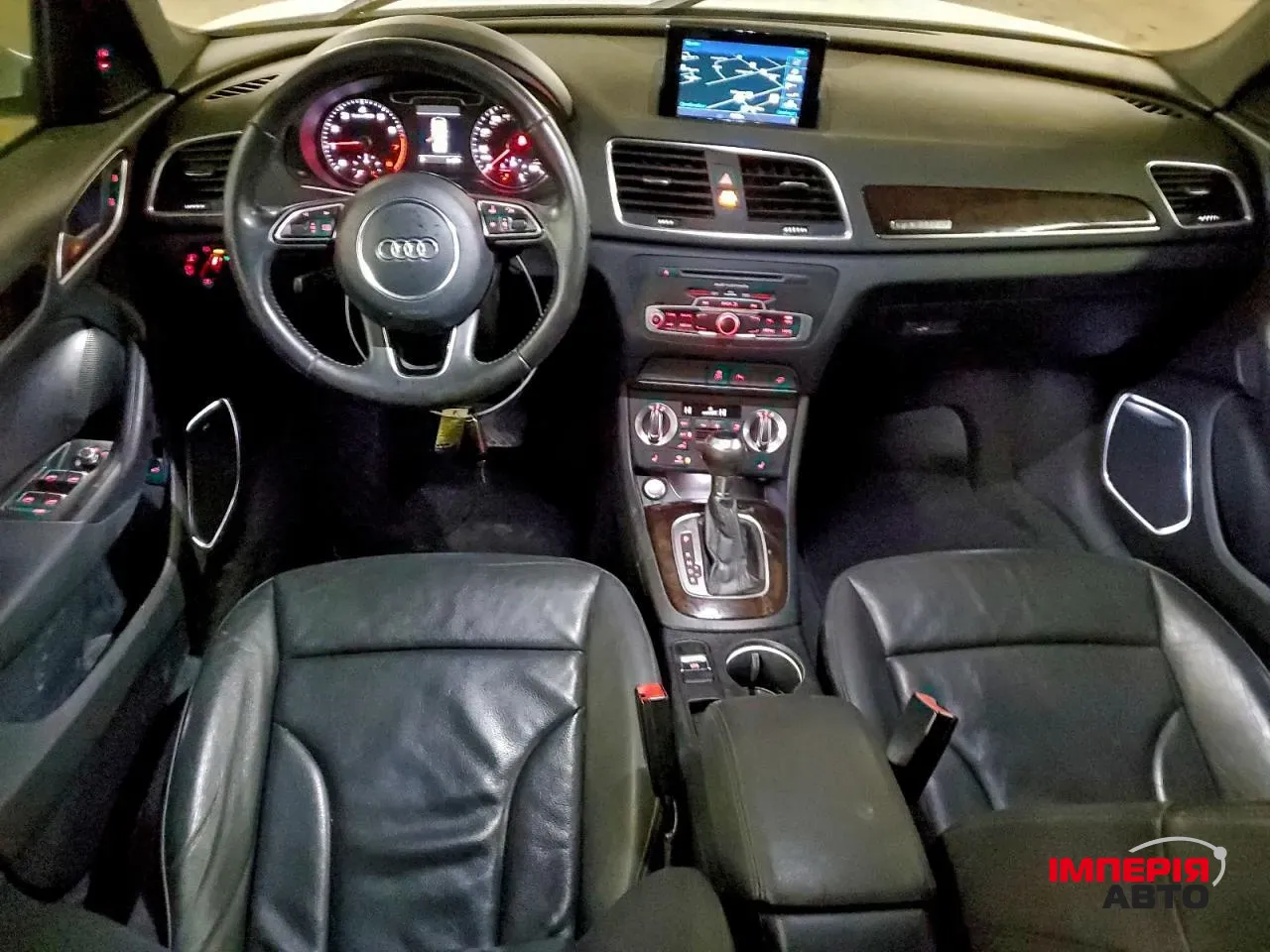 Audi Q3 - фото 8