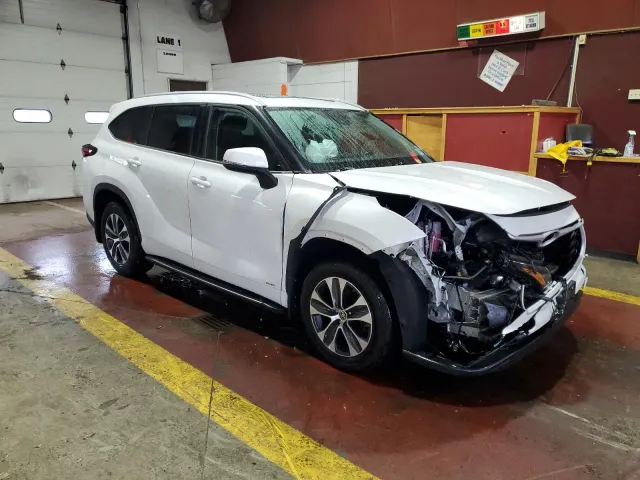 Toyota Highlander - фото 3