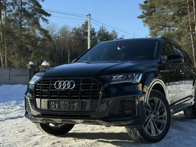Audi Q7 - фото 1
