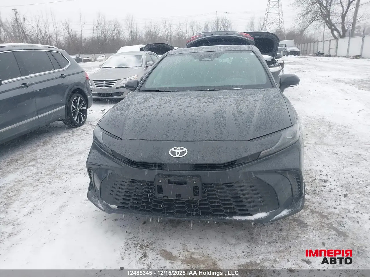 Toyota Camry - фото 2