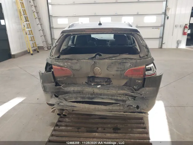 Volkswagen Golf - фото 5