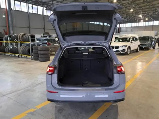 Volkswagen Golf - фото 4