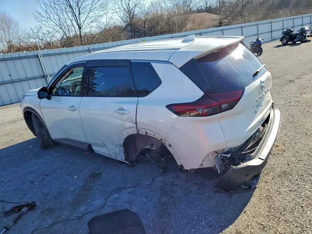 Nissan Rogue - фото 4