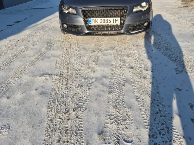 Audi A4 - фото 1
