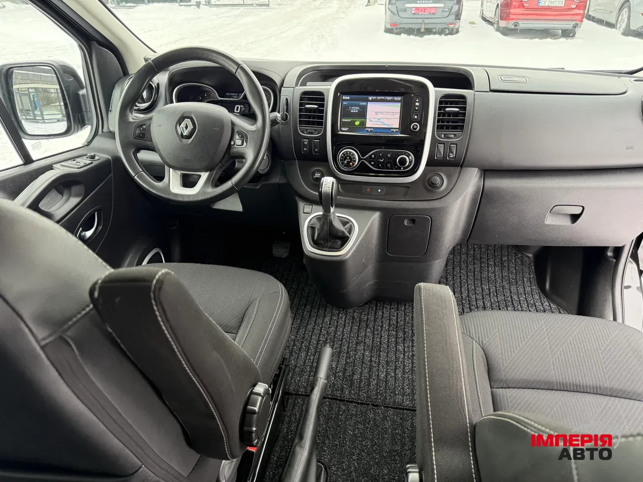 Renault Trafic - фото 10