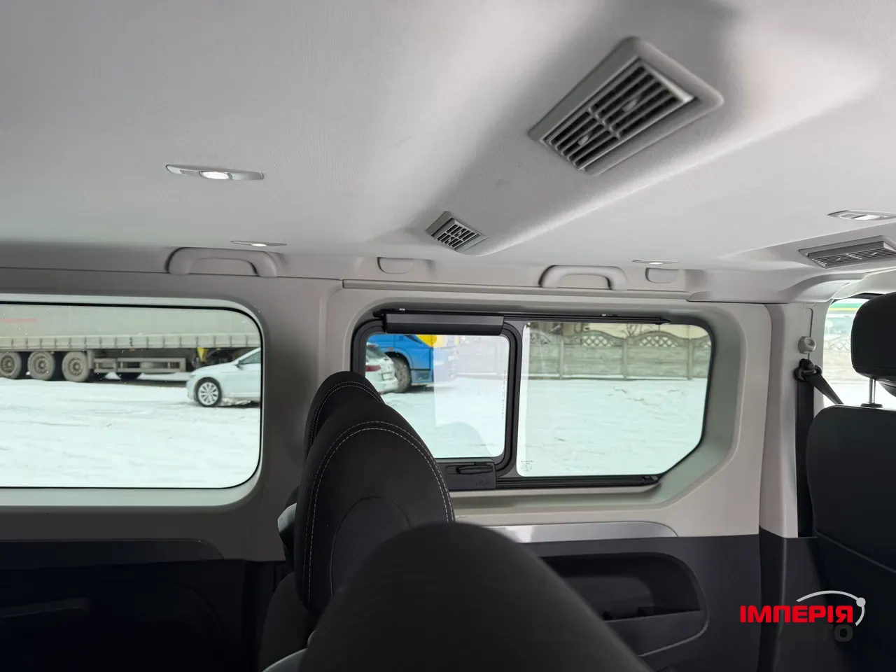 Renault Trafic - фото 8